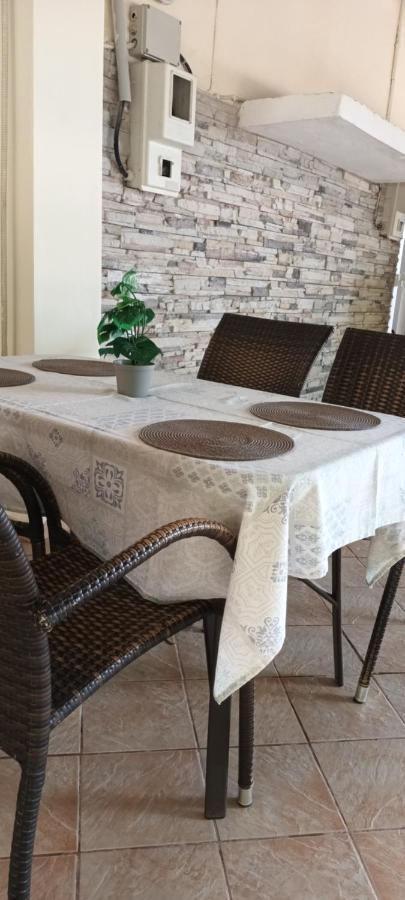 Akrogiali Apartments Paralía Skotínis Екстериор снимка