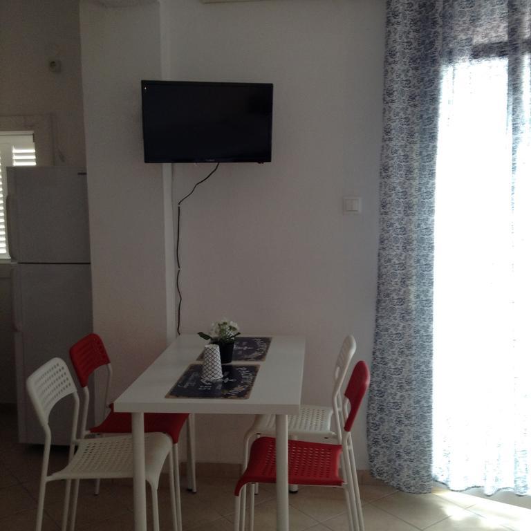 Akrogiali Apartments Paralía Skotínis Екстериор снимка